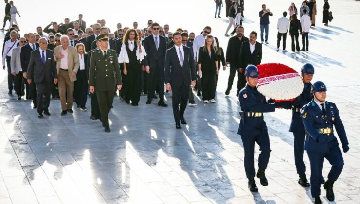 TOSFED’den Anlamlı Anıtkabir Ziyareti