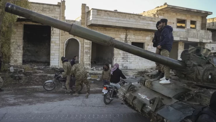 Suriye ve Rus güçleri, Halep ile İdlib’i bombalıyor