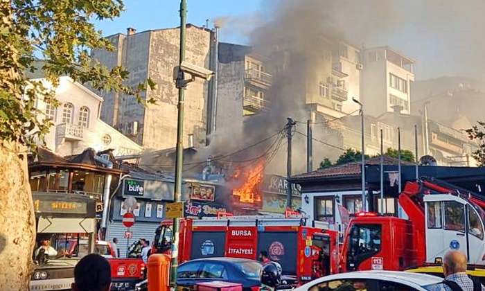 Bursa merkezde bir restoranda çıkan yangın korkuttu