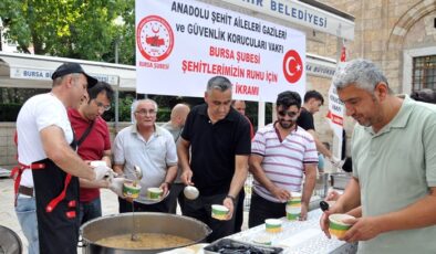 Anadolu Şehit Ailelerinden Aşure İkramı