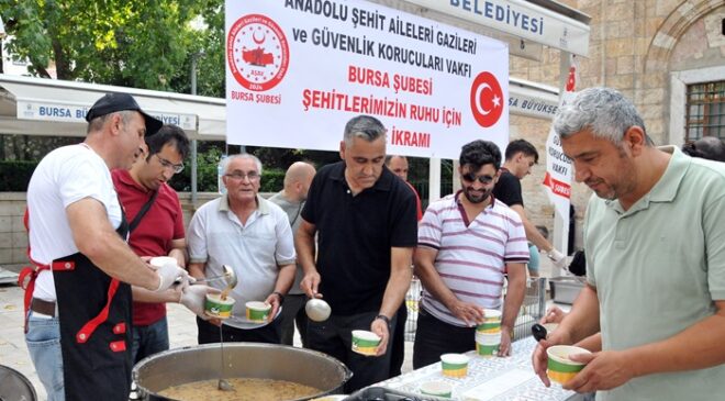 Anadolu Şehit Ailelerinden Aşure İkramı