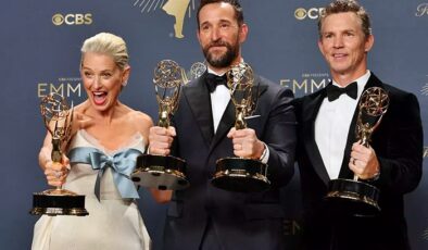2025 Emmy Ödülleri Gecesi Sürprizi !