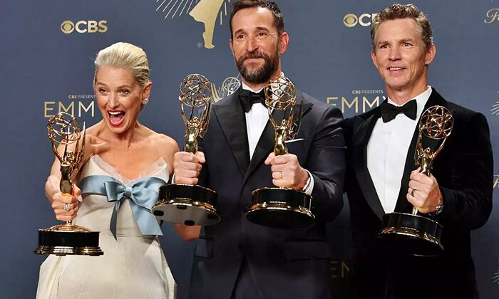 2025 Emmy Ödülleri Gecesi Sürprizi !
