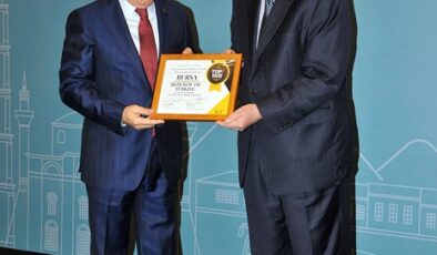Bursa TOP7 Sertifikası  ICF Yöneticisi John G. Jung tarafından Mustafa Bozbey’e verildi