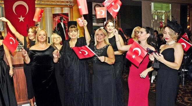 Türk Anneler Derneği TAD Cumhuriyeti coşku içinde kutladı