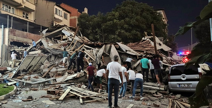 Balıkesir’in Sındırgı ilçesinde 6,1 büyüklüğünde deprem meydana geldi