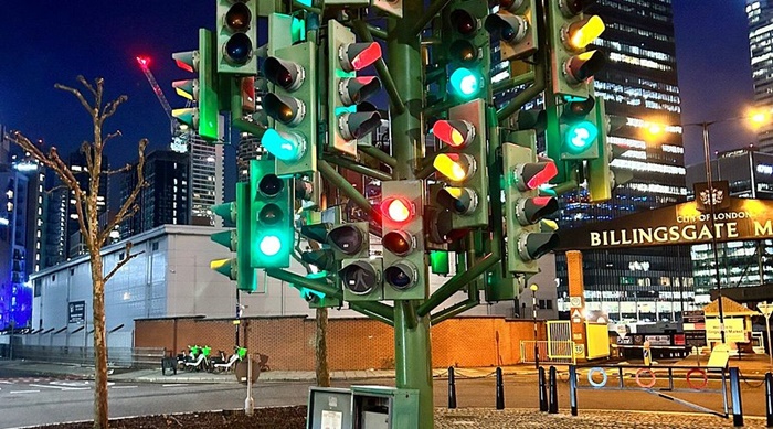 Direksiyon Başında Aynalar Değil, Kültür Çarpışıyor