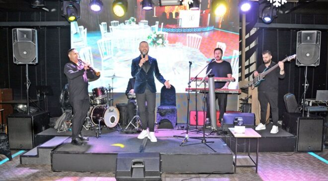 Deluxe Bursa 10.yılını kışa merhaba partisi ile kutladı