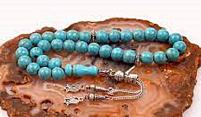 TESPİHİN TARİHİ: İNSANLIĞIN PARMAKLARI ARASINA SIKILMIŞ BİR MEDENİYET HİKÂYESİ