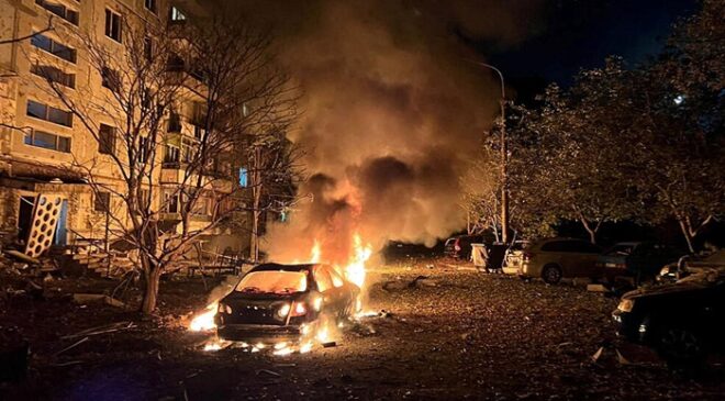 Moskova Ukrayna’yı vurdu, Kiev Rus petrol tesislerini hedef aldı