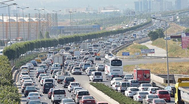 TÜRKİYE’DE GENEL TRAFİK SORUNU NEDENLERİ, SONUÇLARI VE ÇÖZÜM ÖNERİLERİ
