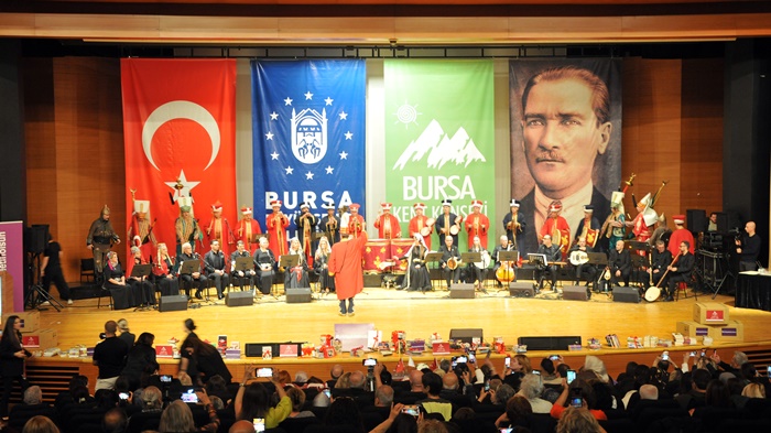 Bursa’da 700. yıl coşkusu ! YASAV, Cumhuriyet’in 103. yılı anısına 103 bin kitap bağışladı.