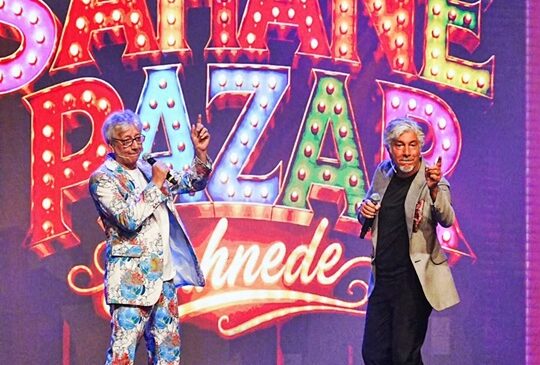 Efsane Geri Döndü “Şahane Pazar Sahnede” Sürpriz Konuğu Zara ile Bursa’da!