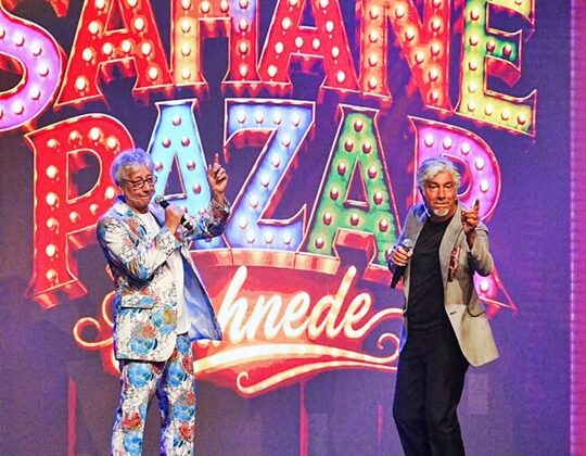 Efsane Geri Döndü “Şahane Pazar Sahnede” Sürpriz Konuğu Zara ile Bursa’da!