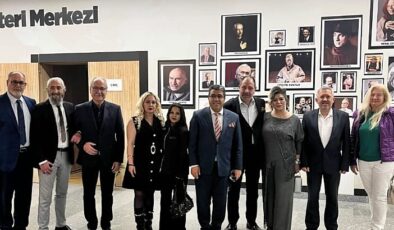 “Gençlik Başımda Duman” Oyunu Seyirciyle Buluştu