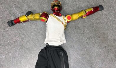 Polis 16 yaşındaki bir kıza cinsel tacizde bulunan robotu ele geçirdi !